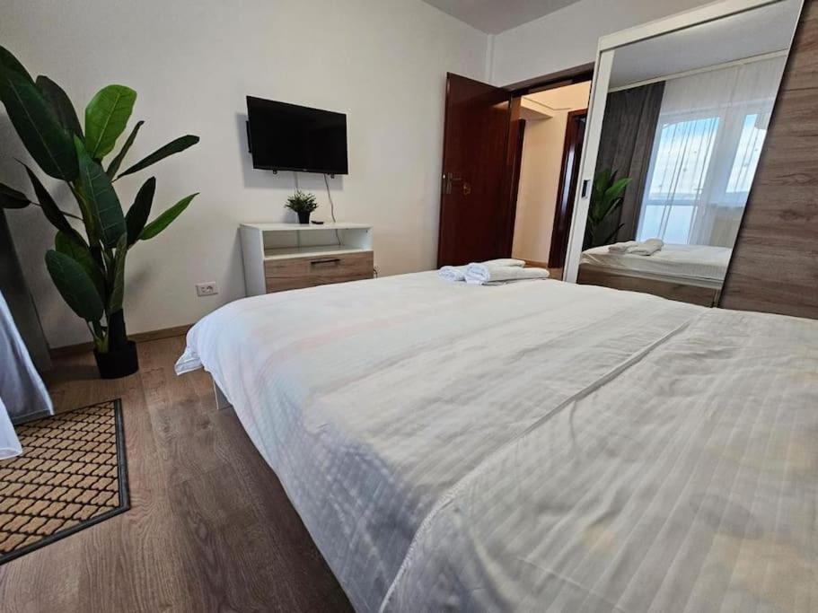 Ultra Central Luxury 3Br 2Bath Apt & Amazing Views Bukarest Exterior foto
